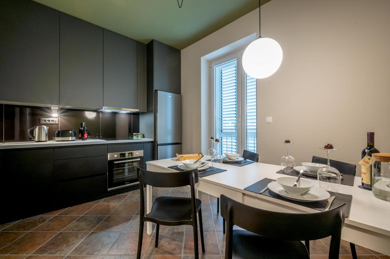 Green, Deluxe Two Bedroom Suite سبليت المظهر الخارجي الصورة
