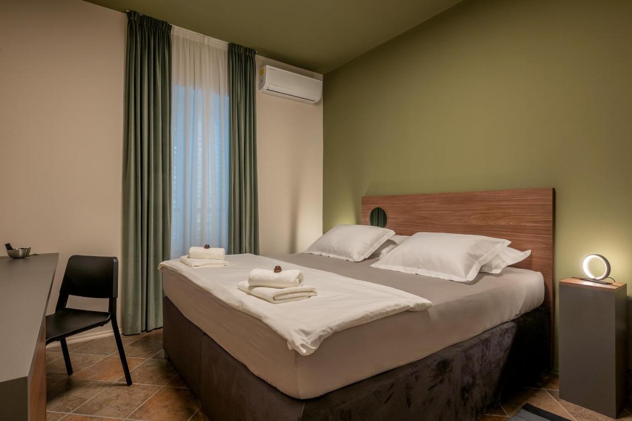 Green, Deluxe Two Bedroom Suite سبليت المظهر الخارجي الصورة
