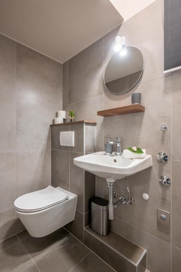 Green, Deluxe Two Bedroom Suite سبليت المظهر الخارجي الصورة